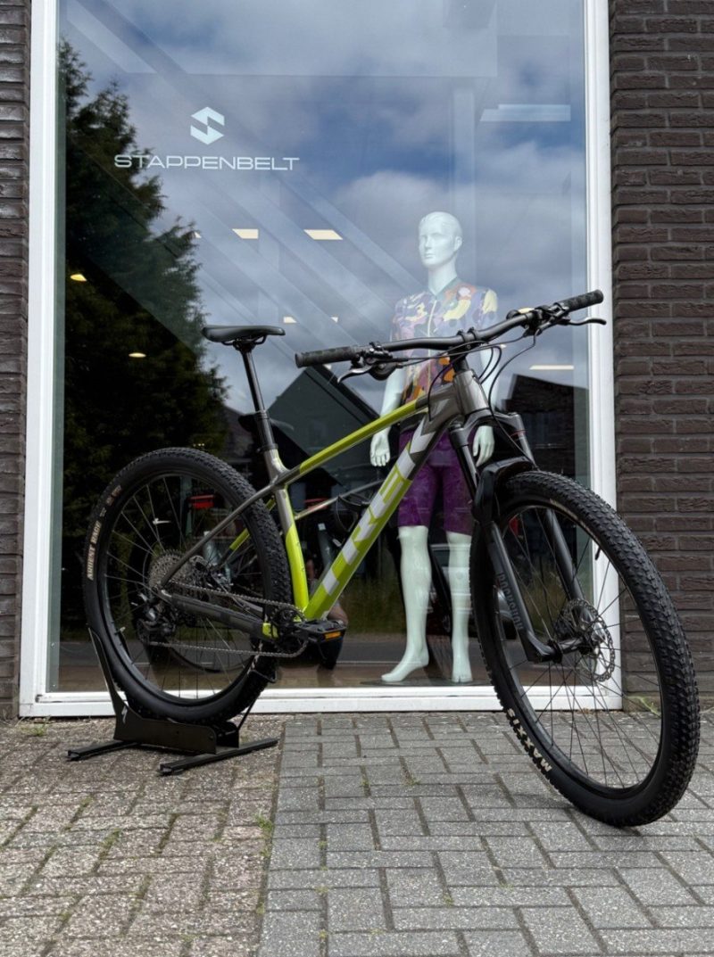 Trek Pro Caliber 8 Groen L 2024