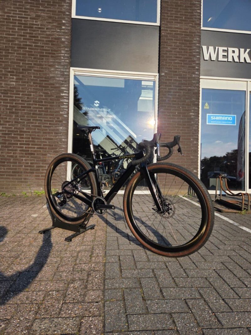 Cerv&eacute;lo Aspero-5 Dames Zwart Goud 48cm 2023