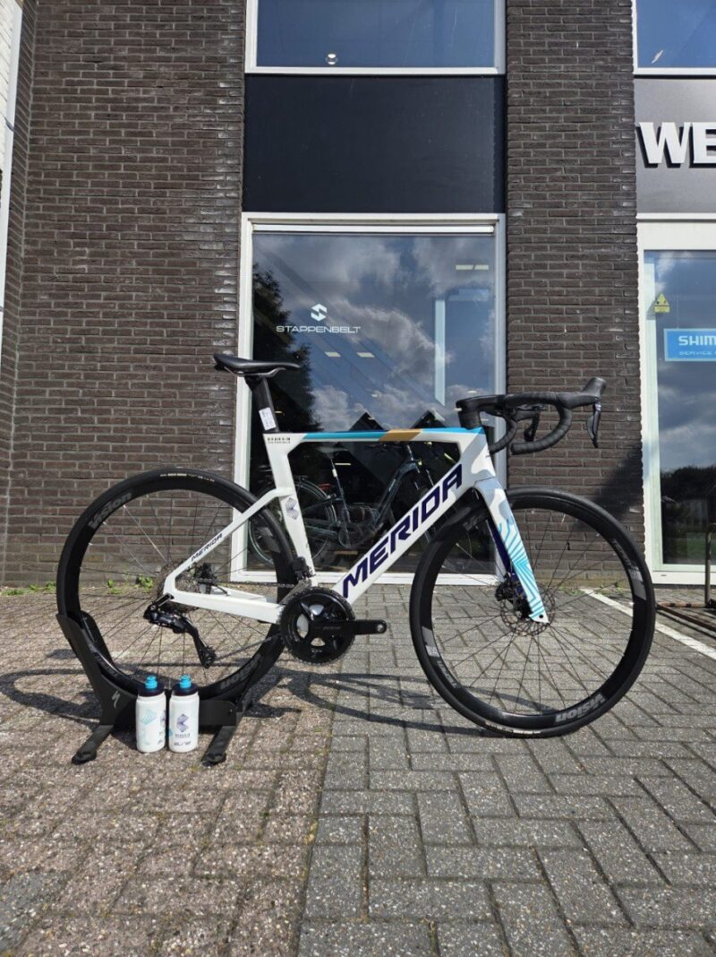 Merida Reacto 105 Di2 Wit/blauw Bahrein Victorious M 2025